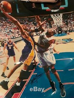 Kobe Bryant Signed 16x20 Photo PSA/DNA AND GAI Dual COA! Autographed Lakers HOF