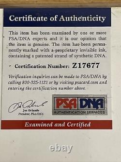 Les Paul Autographed 11x8.5 Photo Holding Guitar PSA/DNA PSA COA #2 Of 3