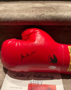 Muhammad Ali Signed Everlast Boxing Glove PSA/DNA COA