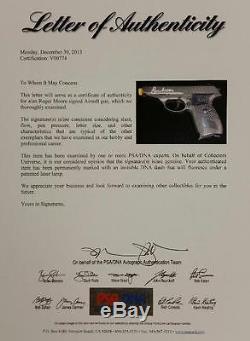 ROGER MOORE Signed JAMES BOND 007 model Airsoft Gun Autograph PSA/DNA COA Auto